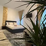 Luxury Mansion דירה