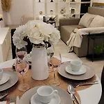 דירה Luxury Mansion