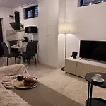 Luxury Mansion דירה