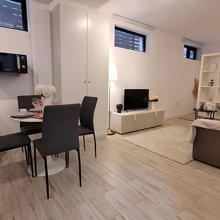 Luxury Mansion Apartment *