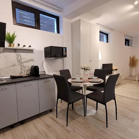 Luxury Mansion * Βουκουρέστι