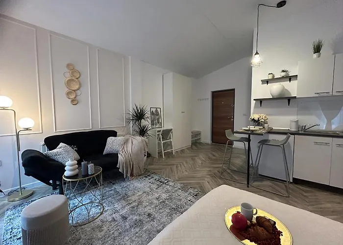 Luxury Mansion Апартаменты *