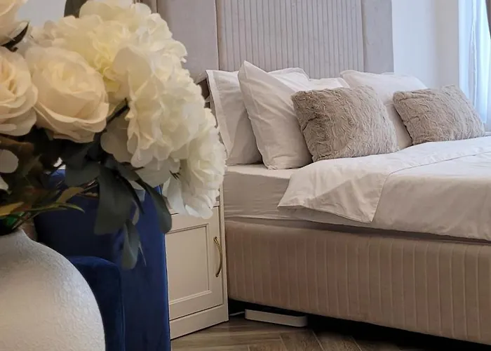 Luxury Mansion Апартаменты *