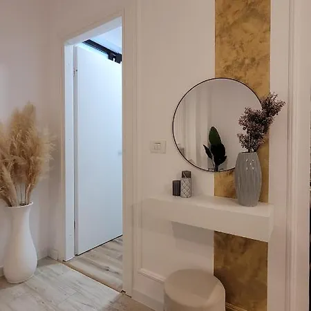 Luxury Mansion Apartment *